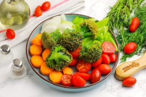 Куриная грудка, тушеная с овощами Куриная грудка, тушеная с овощами