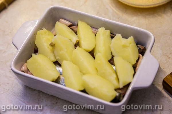 Запеканка из беломорской сельди с картофелем Запеканка из беломорской сельди с картофелем