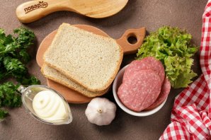 Бутерброды с колбасой