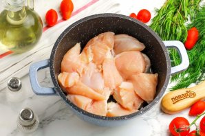 Куриная грудка, тушеная с овощами Куриная грудка, тушеная с овощами