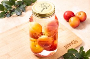 Компот из слив с косточками на зиму Компот из слив с косточками на зиму