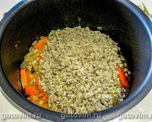 Перловая каша с утиным мясом и зирой в мультиварке Перловая каша с утиным мясом и зирой в мультиварке