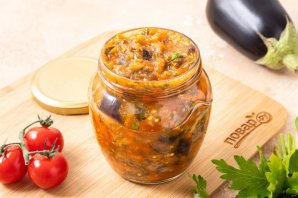 Салат на зиму из баклажанов и помидоров