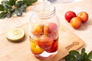 Компот из слив с косточками на зиму Компот из слив с косточками на зиму