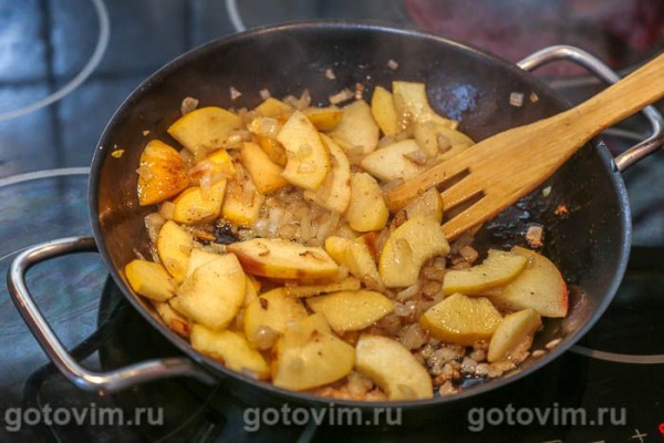 Свиные почки с айвой, тушенные в белом вине Свиные почки с айвой, тушенные в белом вине