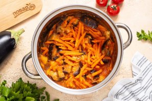 Салат на зиму из баклажанов и помидоров