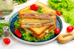 Тосты с ветчиной и сыром