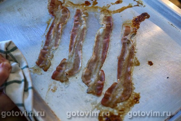 Кростини с творожным сыром, рукколой и беконом Кростини с творожным сыром, рукколой и беконом