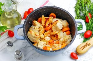 Куриная грудка, тушеная с овощами Куриная грудка, тушеная с овощами