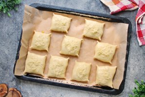 Пирожки с колбасой и сыром Пирожки с колбасой и сыром