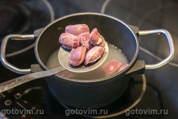 Салат из утиных желудочков с пряной морковью и соевым сусом Салат из утиных желудочков с пряной морковью и соевым сусом