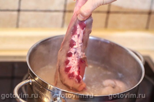 Свиные почки с айвой, тушенные в белом вине Свиные почки с айвой, тушенные в белом вине