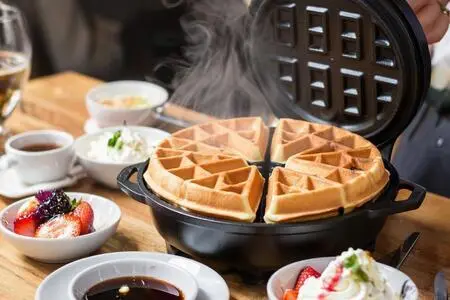 Вафли в вафельнице post thumbnail image