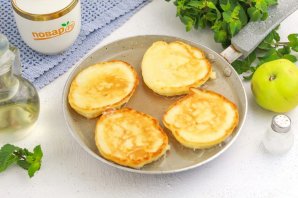 Яблочно-творожные оладьи