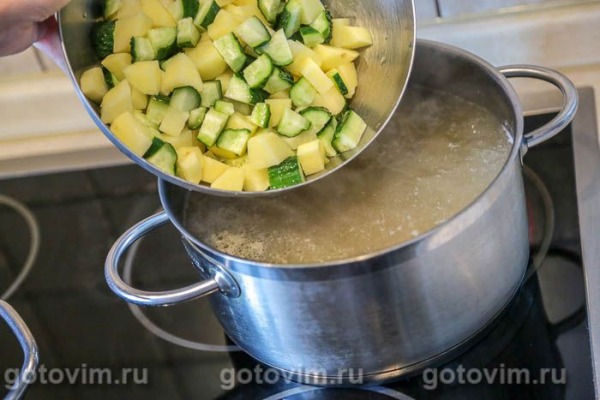 Рассольник с мясом и свежими огурцами Рассольник с мясом и свежими огурцами