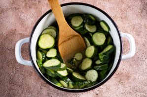 Огурцы в горчичной заливке