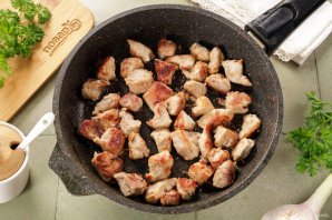 Гуляш с макаронами Гуляш с макаронами