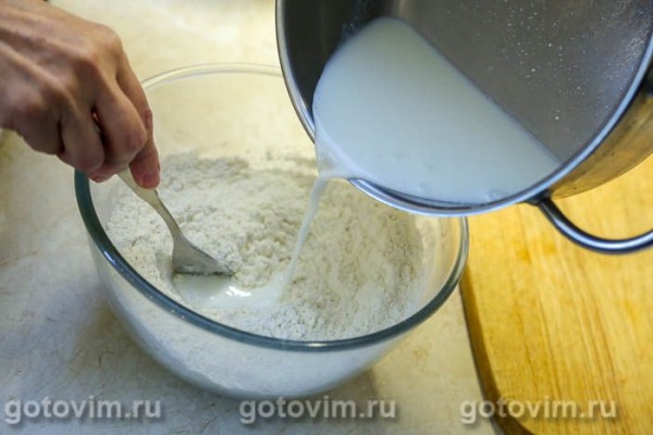 Пицца на кефире с ветчиной, сыром, беконом и помидорами Пицца на кефире с ветчиной, сыром, беконом и помидорами