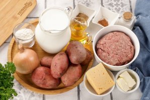 Запеканка с фаршем под соусом Бешамель Запеканка с фаршем под соусом Бешамель