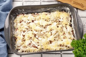 Запеканка с фаршем под соусом Бешамель Запеканка с фаршем под соусом Бешамель