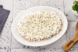 Салат с горбушей и сыром