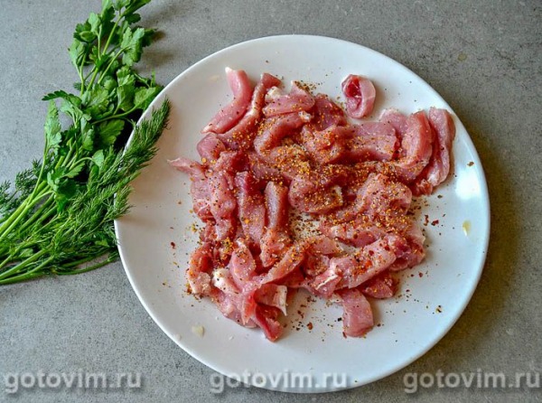 Лапша для бешбармака с мясом, овощами и фасолью Лапша для бешбармака с мясом, овощами и фасолью