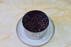 Салат из курицы и чернослива