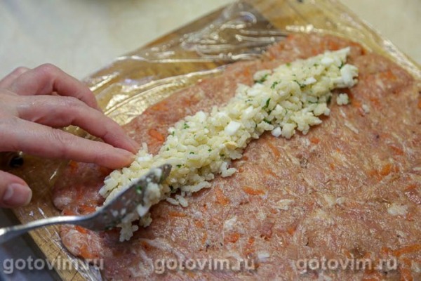 Мясные рулетики из фарша с рисом и яйцом Мясные рулетики из фарша с рисом и яйцом