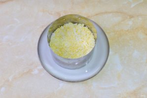 Салат из курицы и чернослива