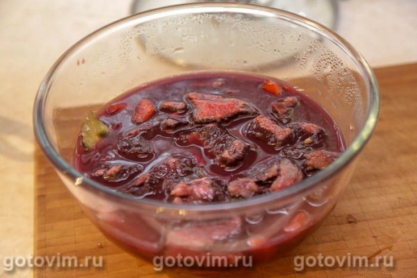 Говядина по-бургундски (Boeuf bourguignon) Говядина по-бургундски (Boeuf bourguignon)