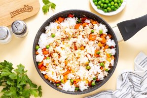 Рис по-тайски с овощами