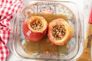 Печеные яблоки в микроволновке