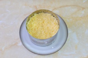 Салат из курицы и чернослива
