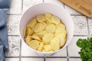 Запеканка с фаршем под соусом Бешамель Запеканка с фаршем под соусом Бешамель
