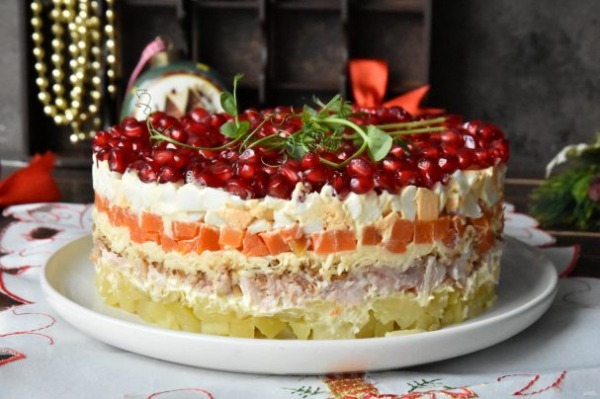 Салат с гранатом post thumbnail image