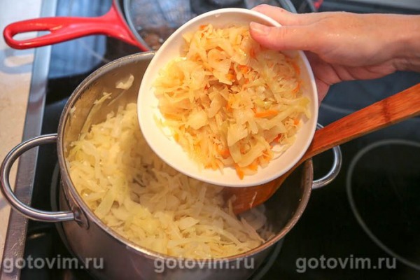 Бигус из квашеной капусты с сердечками индейки Бигус из квашеной капусты с сердечками индейки