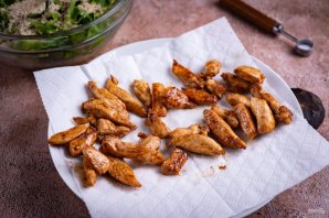 Салат с курицей и рукколой