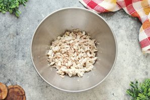 Салат с ананасами