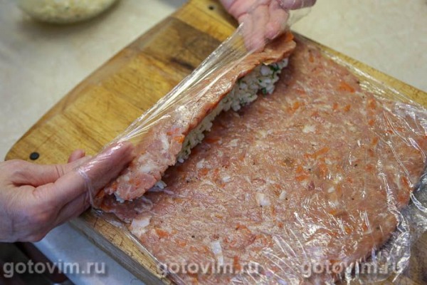 Мясные рулетики из фарша с рисом и яйцом Мясные рулетики из фарша с рисом и яйцом