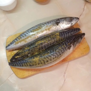 Скумбрия в фольге, запеченная с лимоном и овощами Скумбрия в фольге, запеченная с лимоном и овощами
