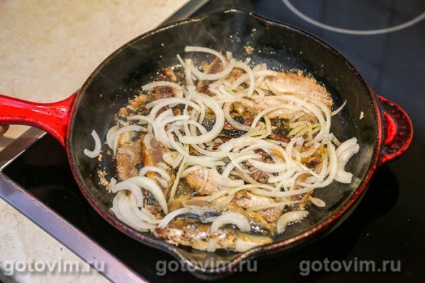 Поджарка из иваси с овощами Поджарка из иваси с овощами