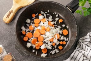 Борщ со щавелем и яйцом