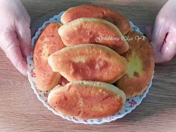 Пирожки на кефире с яблочной начинкой Пирожки на кефире с яблочной начинкой