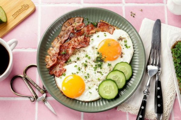 Яичница с беконом post thumbnail image