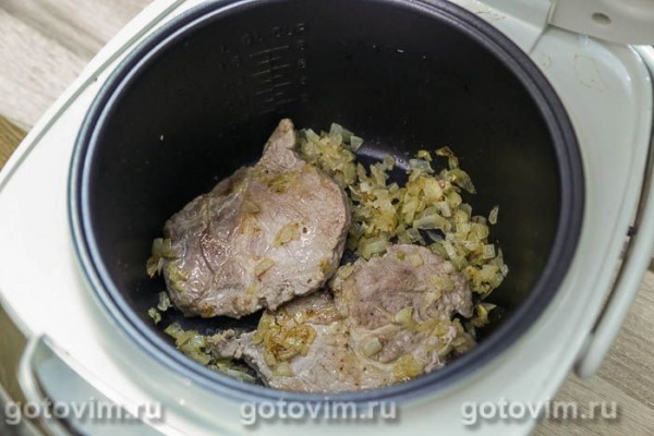 Стейки из свиной шеи в томатно-сливочном соусе в мультиварке