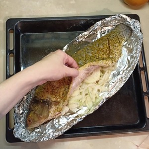 Запеченый белый амур под сметанной корочкой