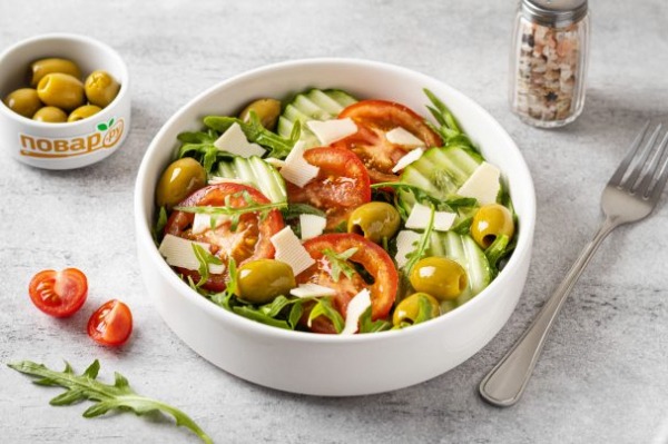 Салат с сыром и оливками post thumbnail image