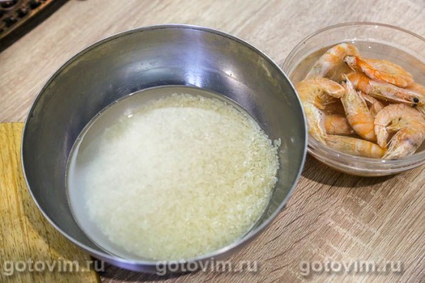 Паэлья с креветками, свининой и копчёными колбасками в мультиварке