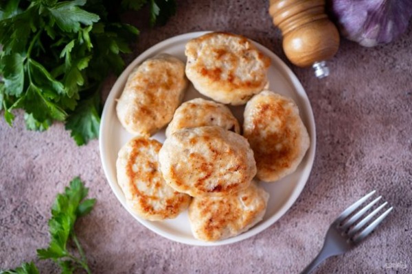 Куриные котлеты в мультиварке post thumbnail image