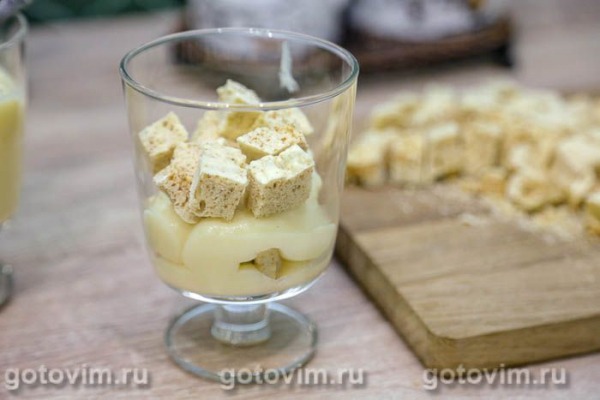 Десерт порционный с бисквитом и заварным кремом (Трайфл)